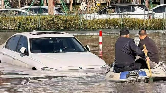 供水管漏水致车辆被淹损失谁买单